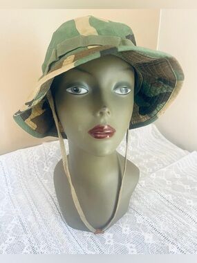 Military Type Camo Bucket Hat Jungle Chin SIZE MED Strap